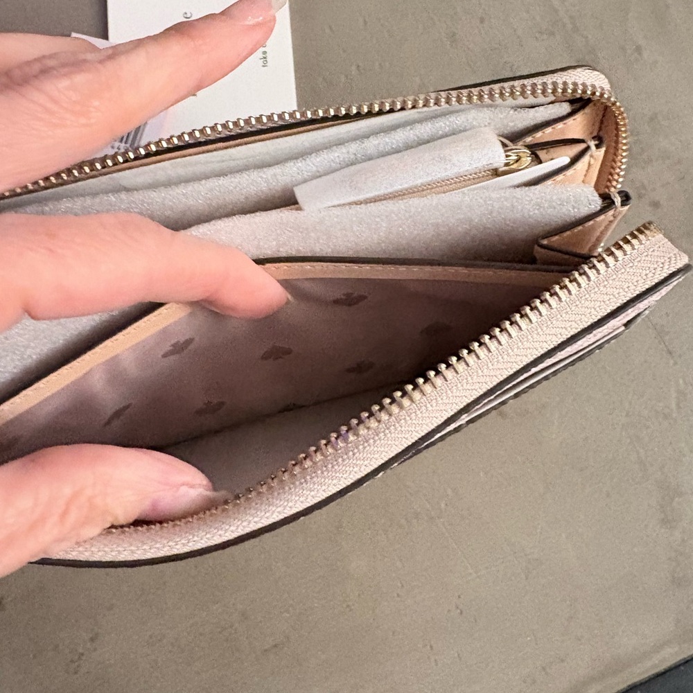 KATE SPADE Penn Place Neda Wallet - Picture 6 of 11